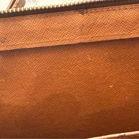 authentic Louis Vuitton Monogram Mens Clutch